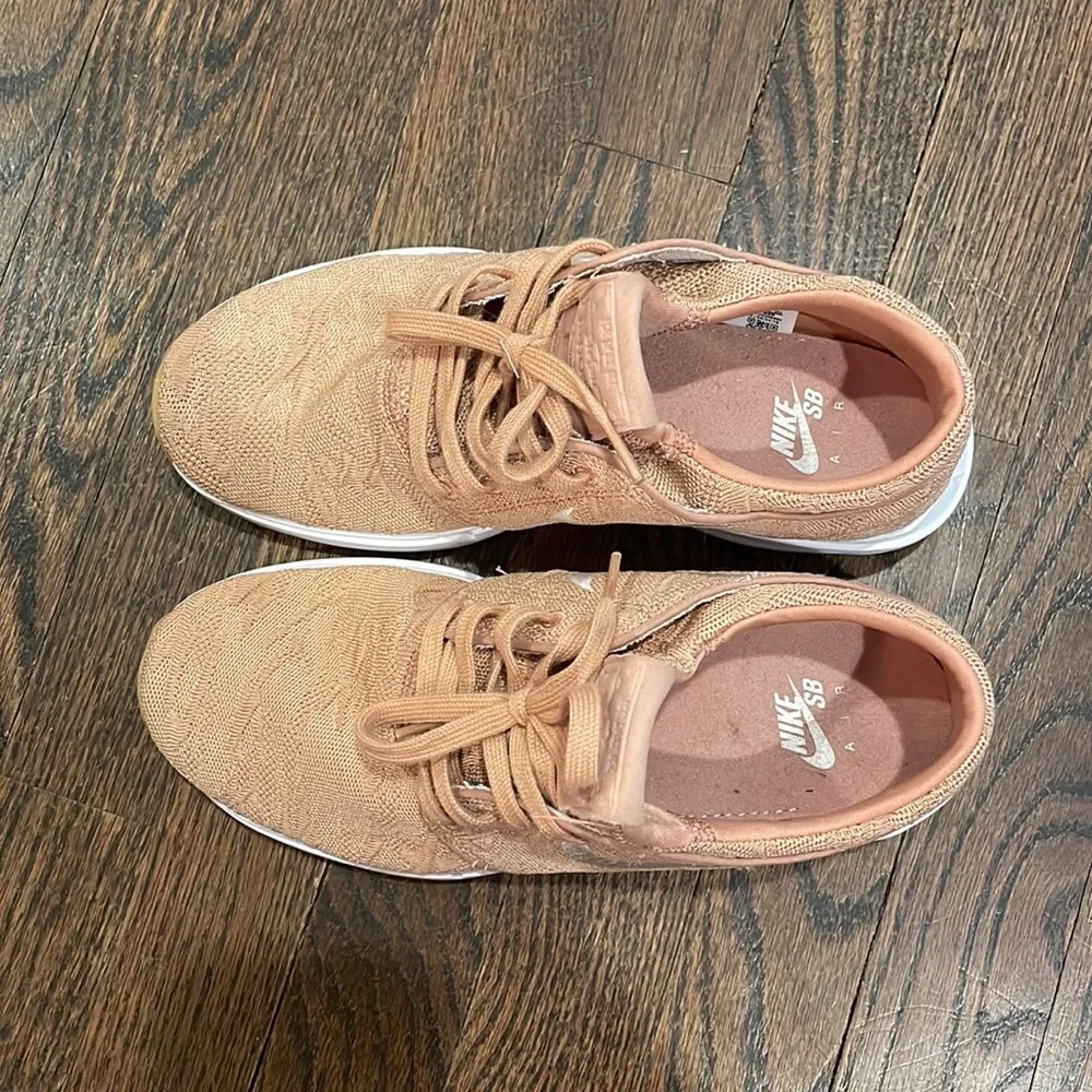 Nike Sneakers - Picture 2 of 6